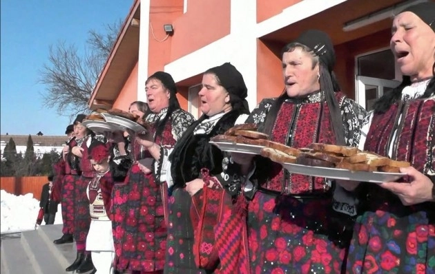 festival-de-traditii-si-obiceiuri-de-iarna-sufletul-satului-la-dragus