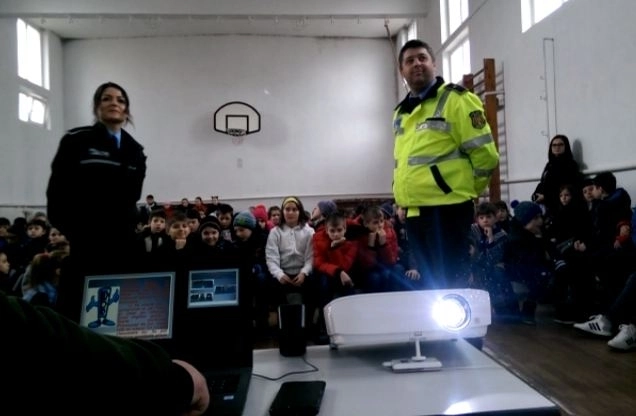 foloseste-zebra-campanie-educativa-a-politiei-locale