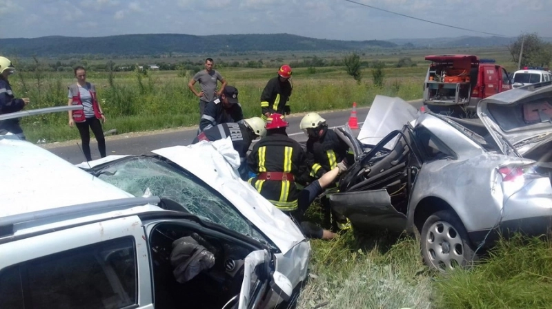 grav-accident-pe-dn-1s-la-iesire-din-parau-spre-venetia-de-jos-o-persoana-a-decedat