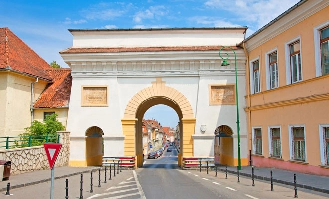 iluminat-arhitectural-special-pentru-sase-monumente-ale-brasovului