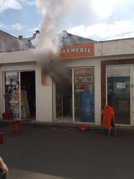 incendiu-la-o-saormerie-din-cartierul-tractorul