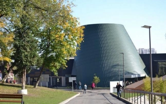 incep-lucrarile-de-amenajare-a-planetariului-de-la-zoo-brasov