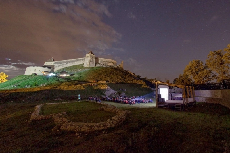 incepe-la-rasnov-festivalul-de-film-si-istorii-editia-a-xa-