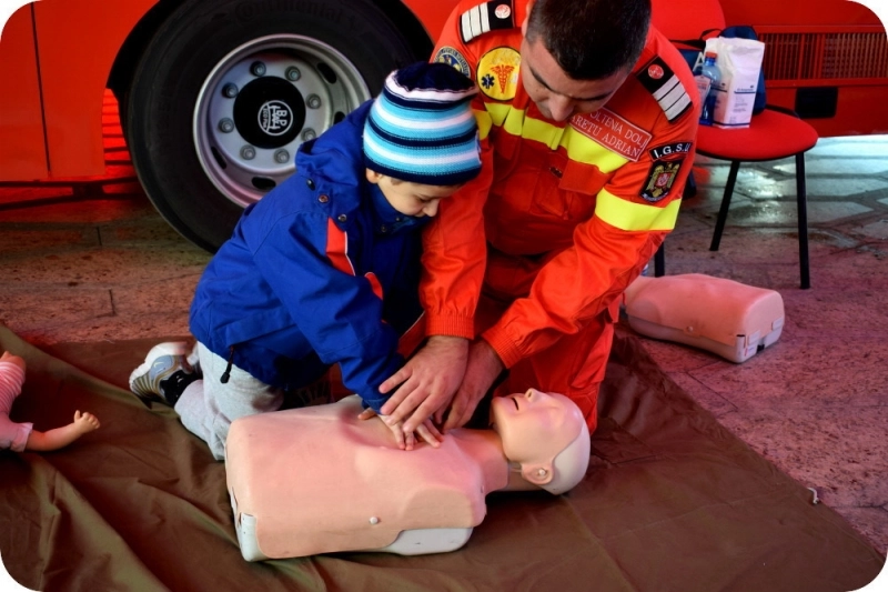 incepe-scoala-in-parcul-tractorul-actiune-organizata-de-crucea-rosie