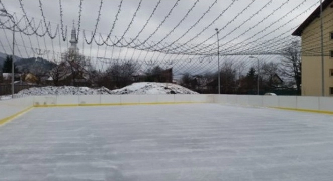 intrare-gratuita-pentru-copii-la-patinoarul-din-cartierul-stefan-cel-mare-din-sacele
