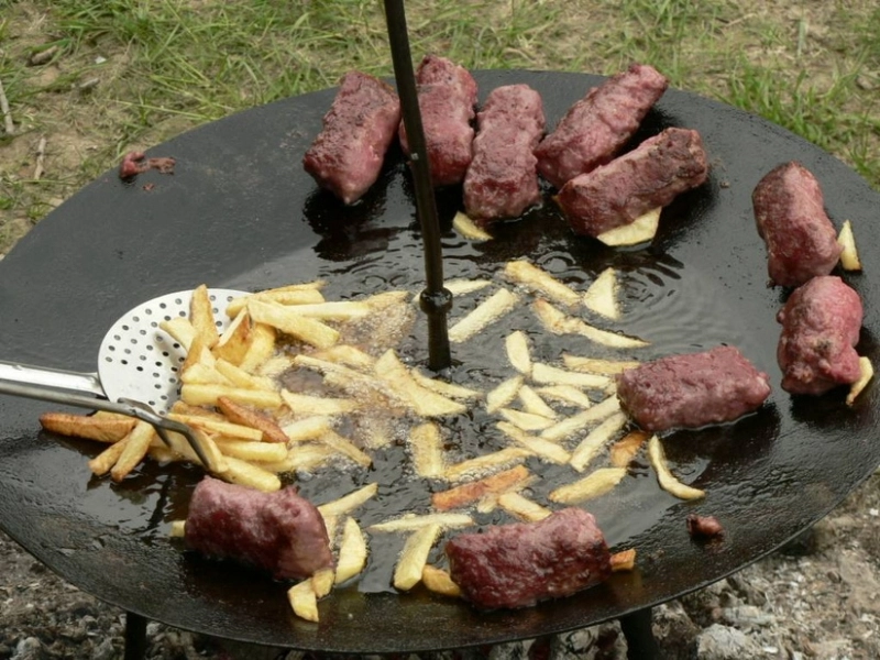 jumatate-dintre-romani-stau-acasa-de-1-mai