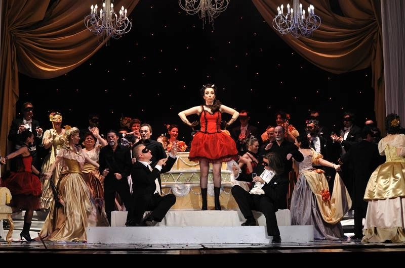 liliacul-de-johann-strauss-sold-out-la-opera-brasov