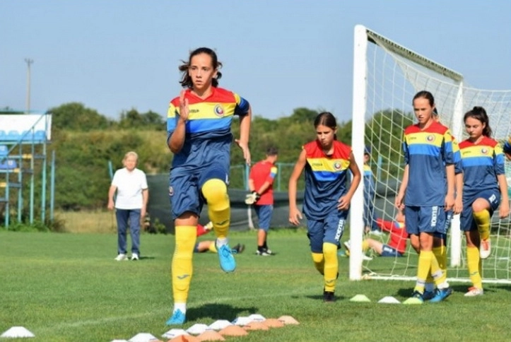 loturile-de-junioare-se-pregatesc-la-tarlungeni-pentru-meciurile-oficiale-din-toamna