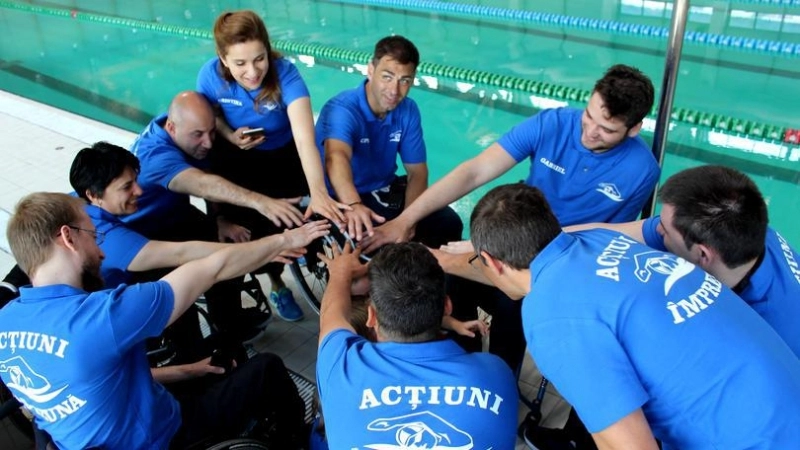 maratonul-celor-24-ore-de-inot-la-bazinul-olimpic-din-brasov-