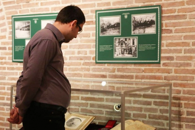 marea-unire-expozitie-de-fotografie-istorica-la-casa-sfatului