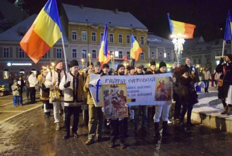 marsul-colindatorilor-sambata-pe-strazile-brasovului