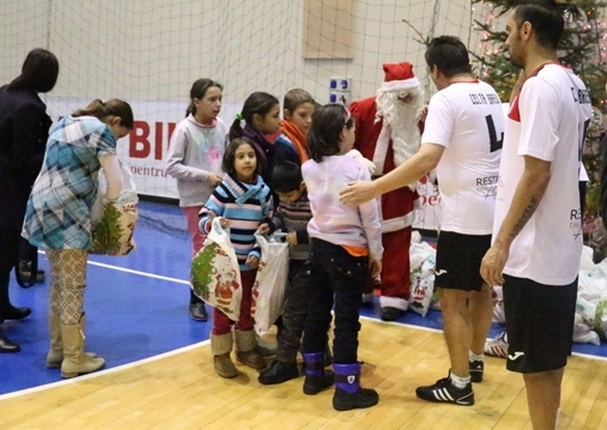 meciul-stelelor-de-craciun-in-scop-caritabil-la-sala-sporturilor-brasov