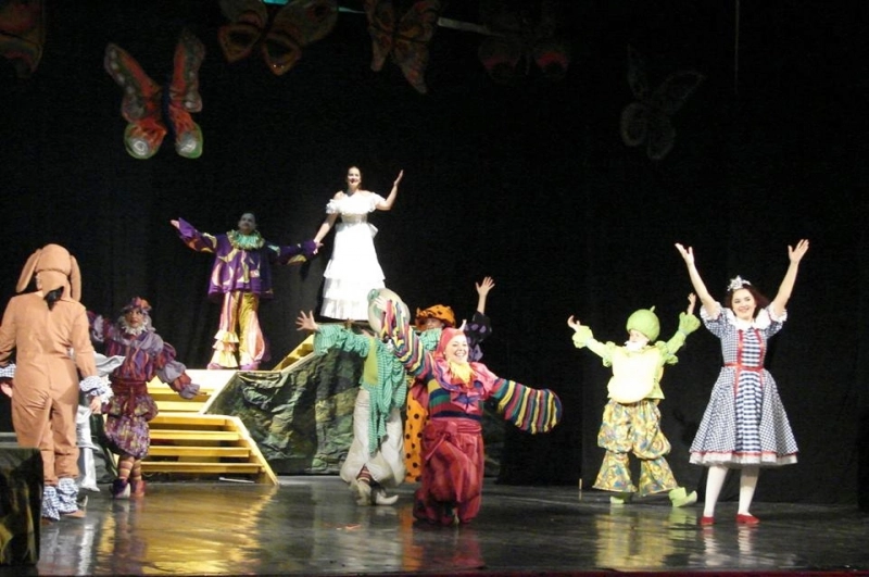 micuta-dorothy-spectacol-pentru-cei-mici-la-opera-brasov