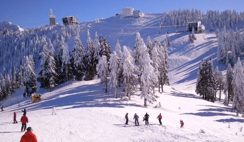 partiile-din-poiana-sunt-deschise-pentru-schiori-doar-sul-mare-nu-este-practicabil