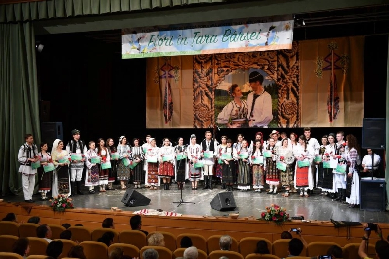 peste-70-de-interpreti-in-cursa-pentru-trofeul-festivalului-flori-in-tara-barsei