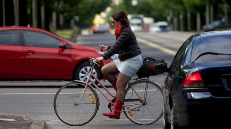 reguli-pentru-biciclisti-pedalati-in-siguranta