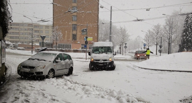 sa-rasturnat-in-sensul-giratoriu