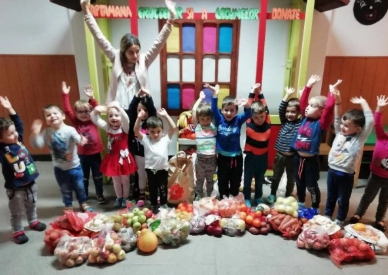 saptamana-fructelor-si-legumelor-donate-de-catre-elevi