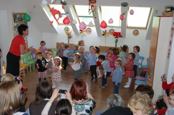 se-cauta-personal-pentru-cresele-din-brasov