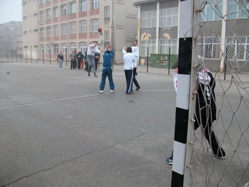 terenurile-de-sport-din-curtile-scolilor-deschise-si-in-afara-orelor-de-curs