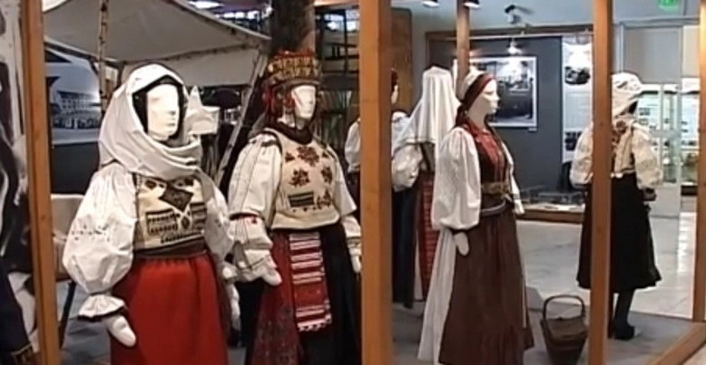 tesaturi-traditionale-de-la-muzeul-de-etnografie-din-brasov-prezentate-in-franta-