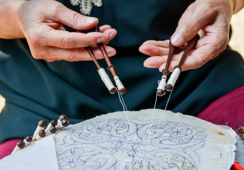 textilele-continua-sa-fascineze-la-muzeul-de-etnografie