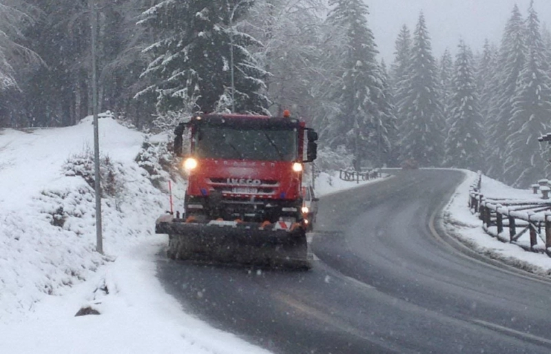 utilajele-de-deszapezire-stau-gata-sa-intervina-in-brasov-in-caz-de-nevoie-de-sarbatori