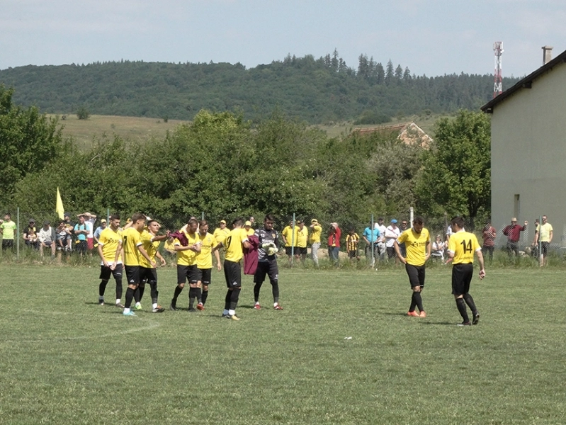 victorii-fara-emotii-pentru-primele-clasate