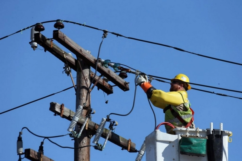 voucherul-de-lumina-statul-ofera-7000-de-lei-pentru-racordarea-gospodariilor-la-reteaua-de-electricitate