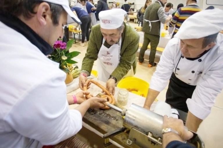 70-de-echipe-la-parada-carnatilor-cea-dea-17a-editie