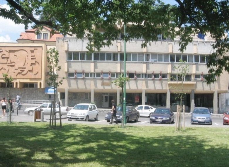 absolventilor-de-liceu-trebuie-sa-se-inscrie-pentru-a-obtine-indemnizatie-de-la-ajofm