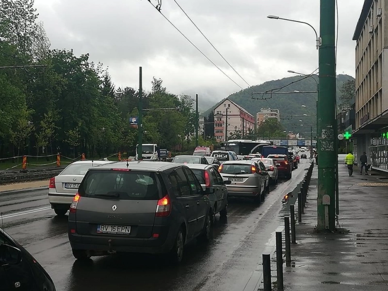 accident-rutier-pe-13-decembrie-brasov-ambele-masini-au-suferit-daune-totale-si-doi-pasageri-au-fost-transportati-la-spital