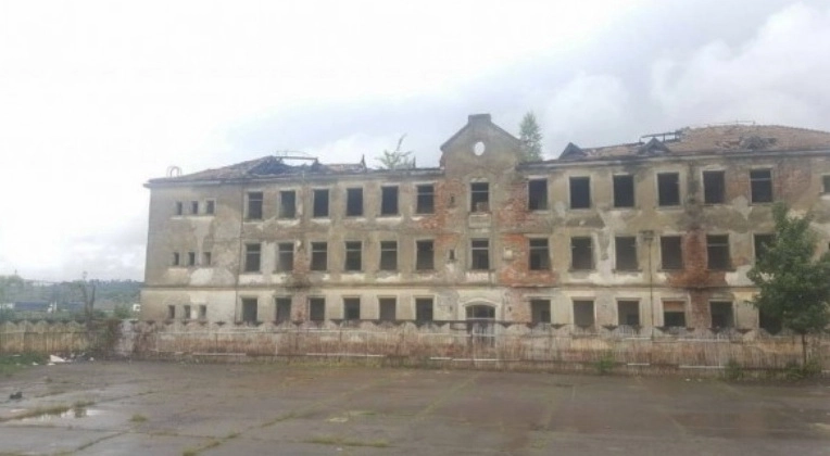 ambasada-franceza-din-sacele-se-va-transforma-intrun-imobil-de-locuinte-sociale