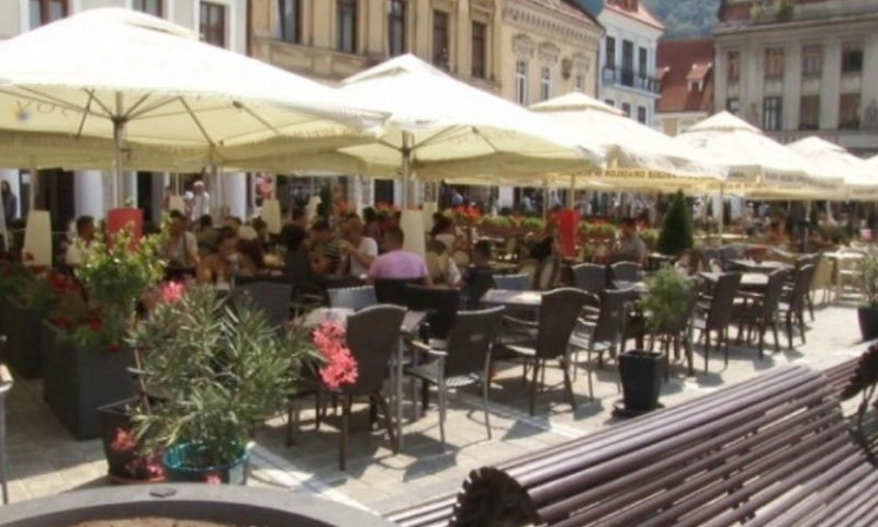 amenzi-de-peste-26000-de-lei-pentru-proprietarii-de-terase-din-centrul-brasovului