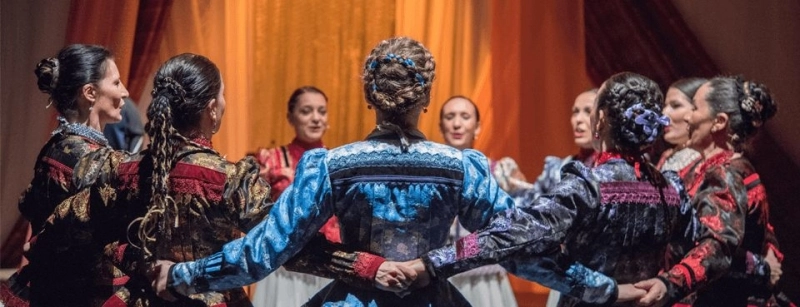 ansamblul-3-scaune-spectacol-de-dans-popular-din-transilvania-la-reduta