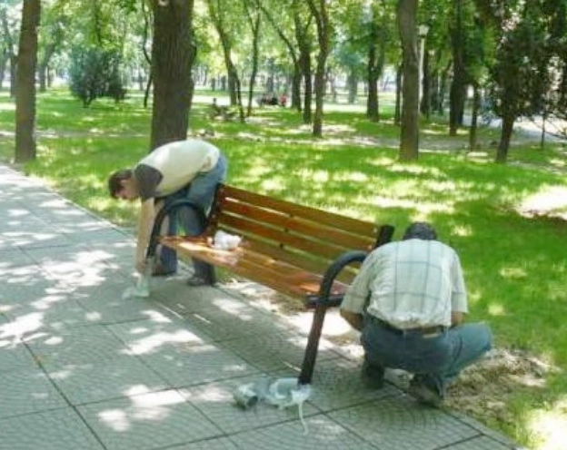 bancile-din-parcurile-brasovene-intra-in-reparatii