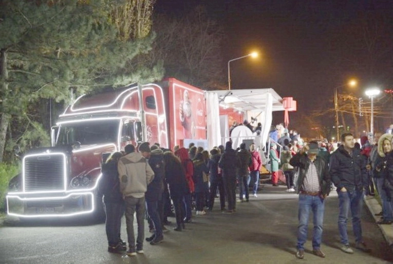 camioanele-craciunului-doua-zile-la-mall-in-brasov