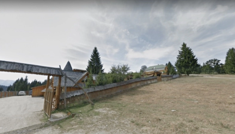 capela-grecocatolica-langa-stana-turistica-din-poiana-brasov