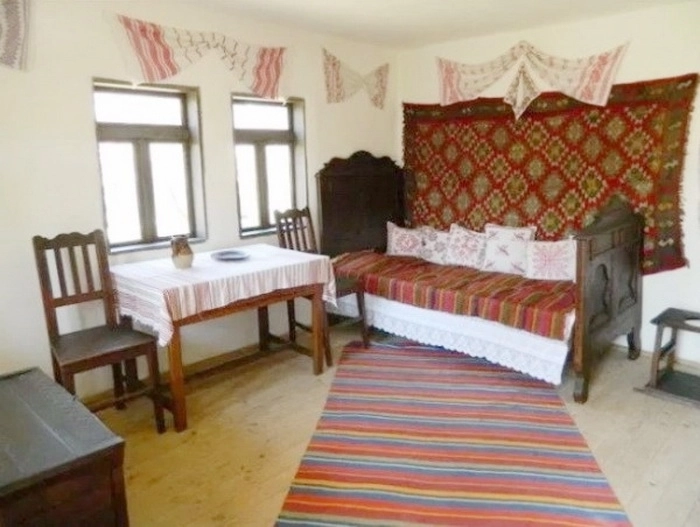 casa-bunicii-fereastra-spre-viitor-proiect-expus-de-42-de-elevi-brasoveni