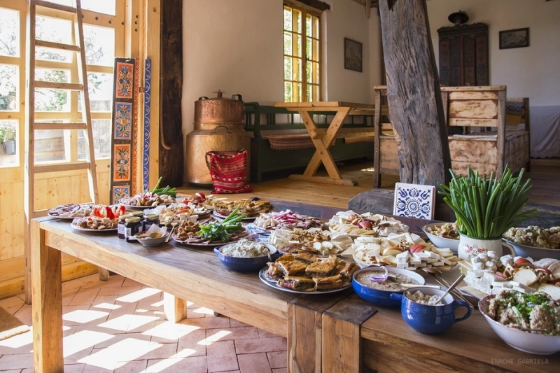case-transformate-in-restaurant-pentru-o-saptamana-in-viscri-saschiz-mesendorf-crit