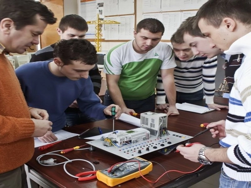 clasa-atelier-in-10-licee-din-brasov