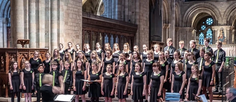 corul-de-tineret-romsey-sustine-un-recital-sambata-pentru-brasoveni