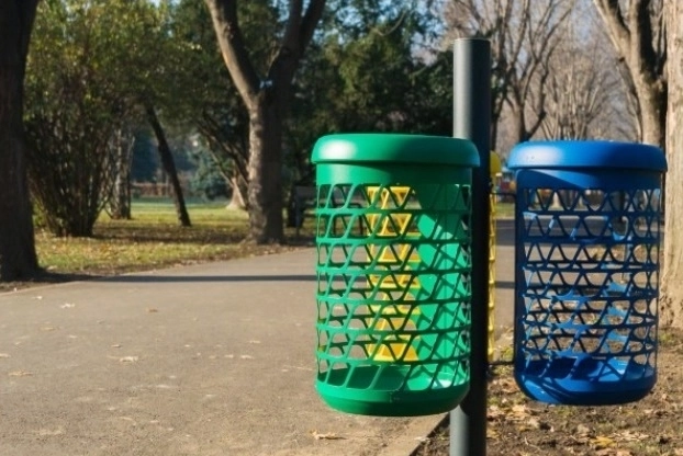 cosuri-de-gunoi-destinate-colectarii-selective-in-parcul-titulescu