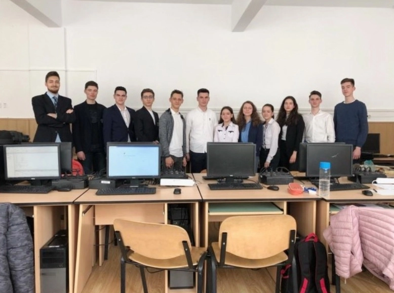 cros-caritabil-sub-tampa-pentru-elevii-de-la-grigore-moisil