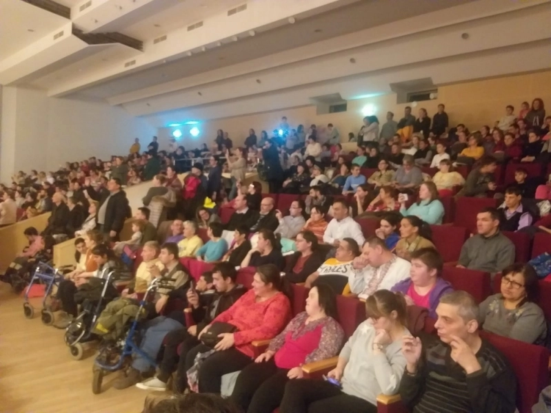 dincolo-de-aparente-spectacolul-sutelor-de-brasoveni-cu-dizabilitati