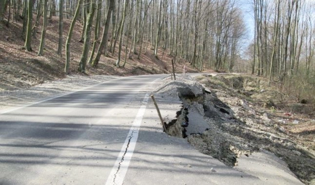drumarii-brasoveni-vor-demara-o-serie-de-lucrari-de-consolidare-pe-dn-13