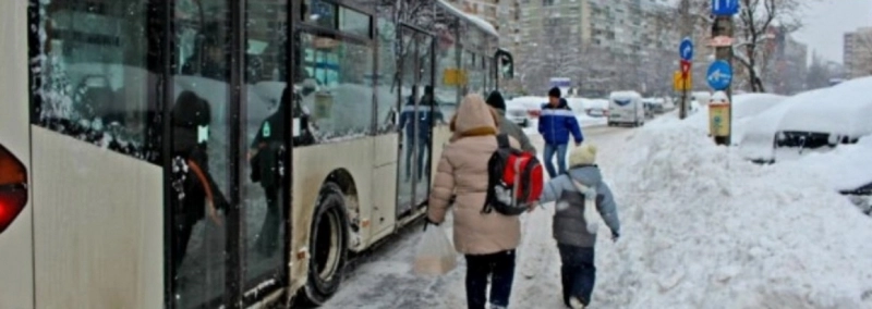 elevii-sau-reintors-de-azi-la-cursuri