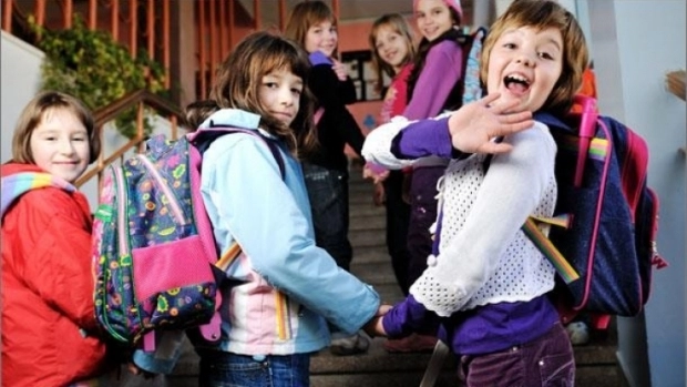 elevii-vor-sta-acasa-si-joi-si-vineri-beneficiind-de-o-minivacanta-de-4-zile