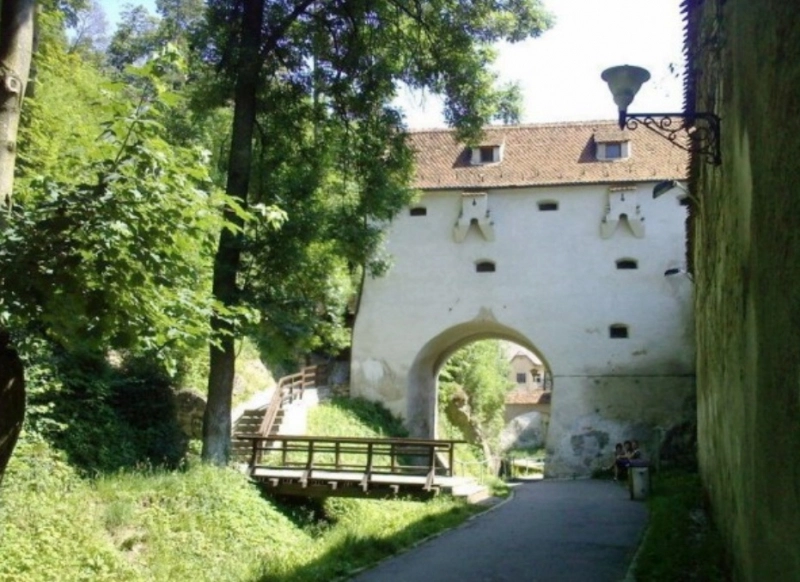 expozitia-intre-promenada-si-warthe-zona-dupa-ziduri-vernisata-miercuri