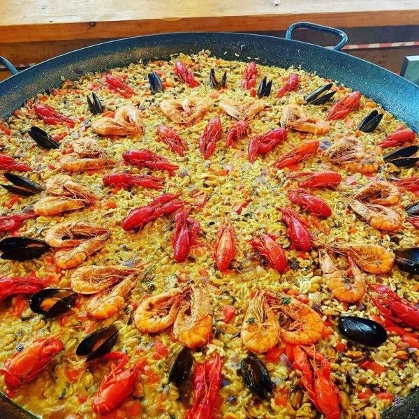 festival-cu-raci-calamari-caracatite-si-scoici-la-brasov-pe-aleea-de-sub-tampa